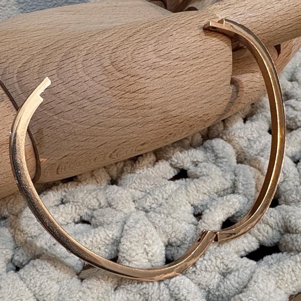 Elegant Gold Bangle with Crystals - Picture 6 of 14